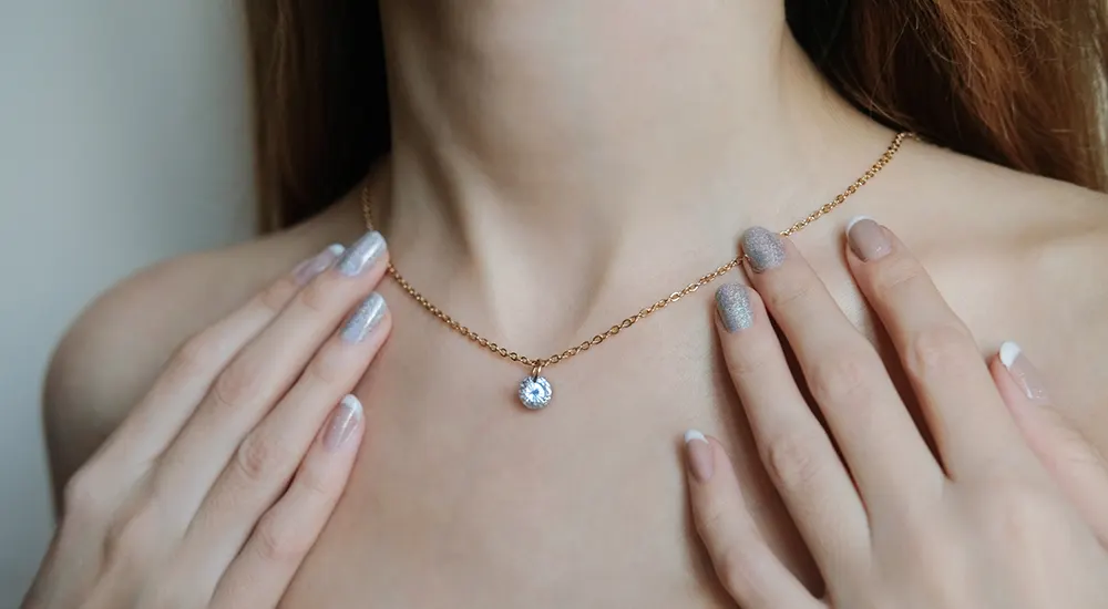 Catena sottile o collana minimalista